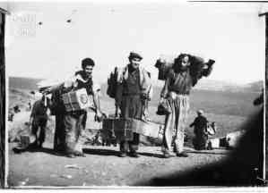 Άφιξη πολιτικών εξορίστων στη Μακρόνησο