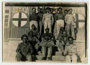 Νοσηλευτικό προσωπικό έξω από το αναρρωτήριο του Γ’ Τάγματος